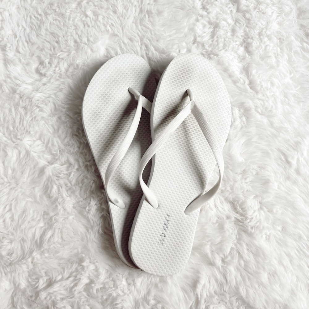 USED WORN DIRTY FLIPFLOPS